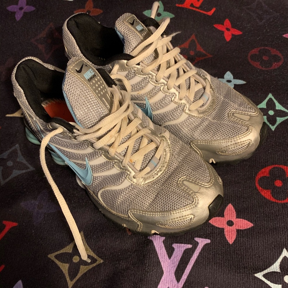 Nike shocks